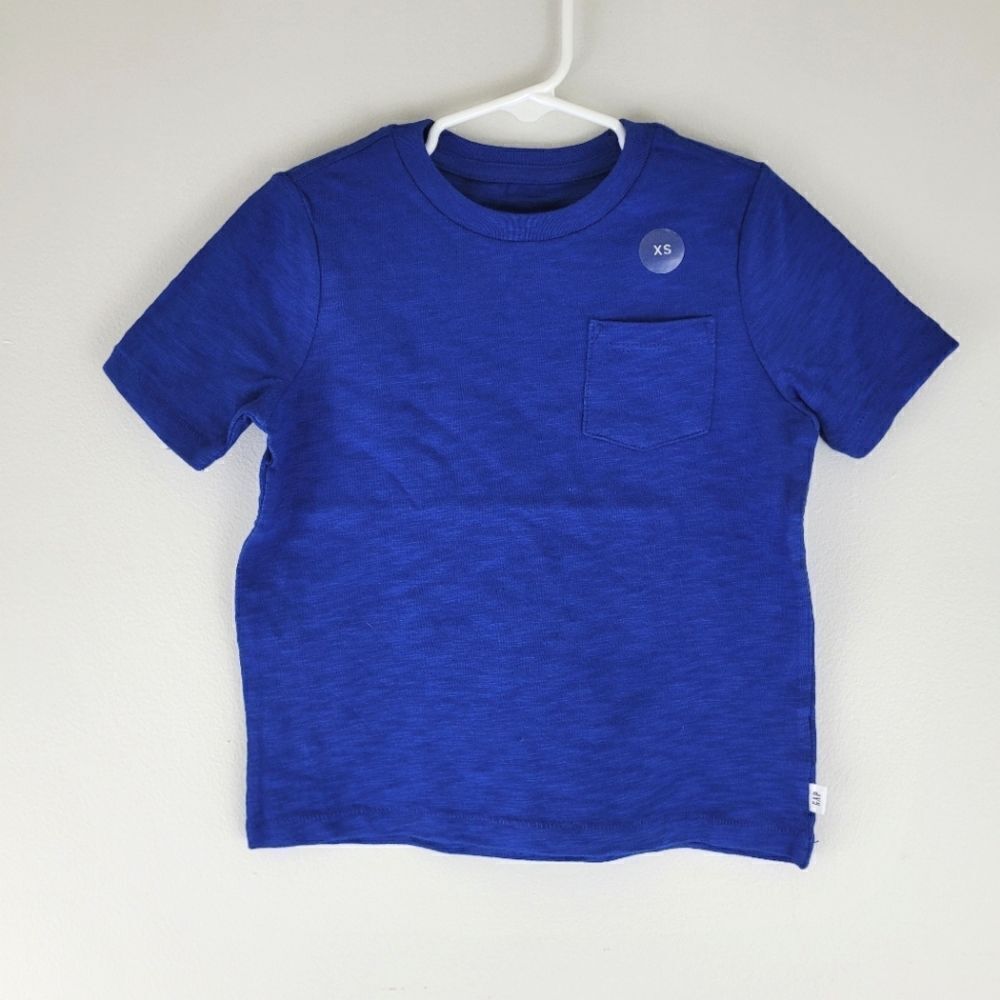 GAP KIDS pocket tee size XS (4/5)